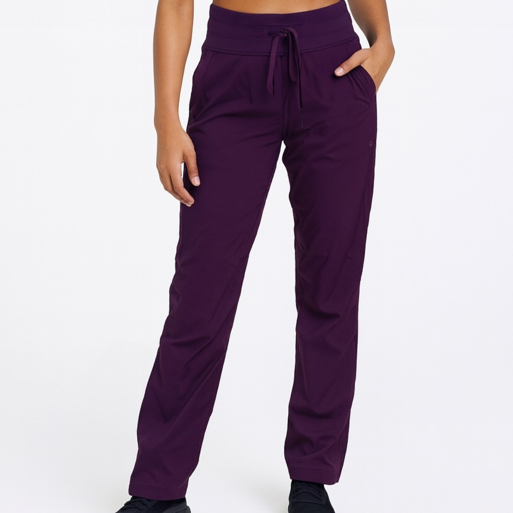 [SOLD] NWT Lululemon Dance Studio Pant Regular (Dramatic Magenta) Size 6